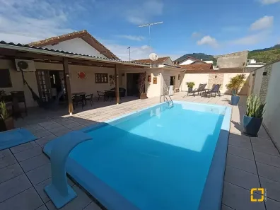 Casa com 3 Quartos à venda, 90m² no Universitário, Biguaçu