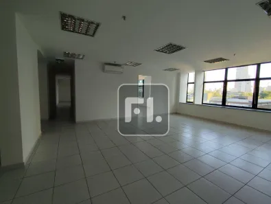 Sala Comercial para alugar, 245m² no Vila Olímpia, São Paulo