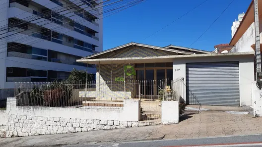 Lote/Terreno à venda, 756m² no Barreiros, São José