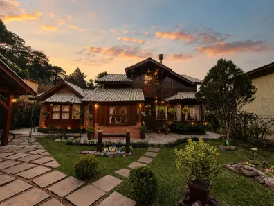 Casa com 4 Quartos à venda, 250m² no Planalto, Gramado
