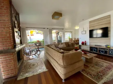 Casa com 4 Quartos à venda, 333m² no Centro, Embu das Artes