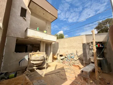 Casa com 3 Quartos à venda, 158m² no Santa Amélia, Belo Horizonte