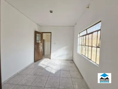 Casa com 2 Quartos para alugar, 45m² no Santa Inês, Belo Horizonte