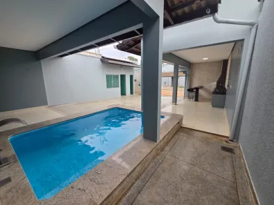 Casa com 3 Quartos à venda, 180m² no Plano Diretor Sul, Palmas