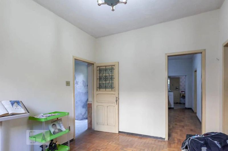 Casa com 4 quartos — Sagrada Família, Belo Horizonte