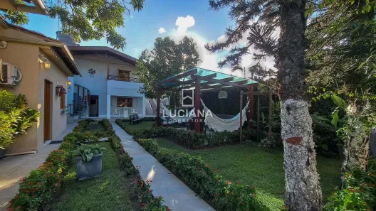 Casa de Condomínio com 5 Quartos à venda, 400m² no Alpes Suiços, Gravatá