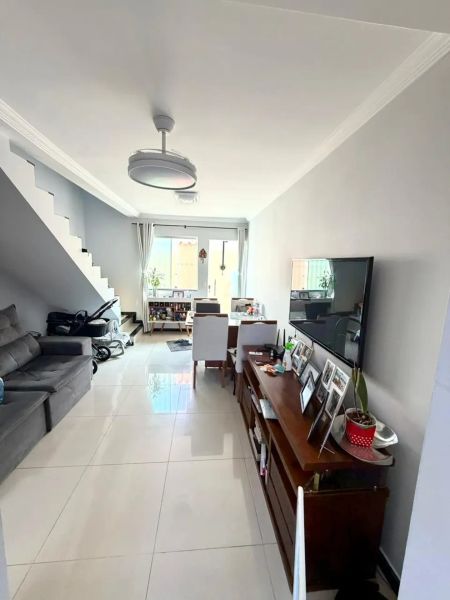 Casa com 2 quartos — Copacabana, Belo Horizonte