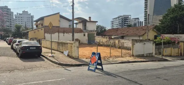 Lote/Terreno à venda, 250m² no Vila Sanches, São José dos Campos