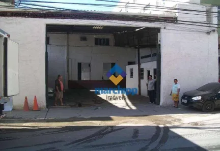 Galpão/Depósito/Armazém para alugar, 505m² no Vila Três, São Gonçalo