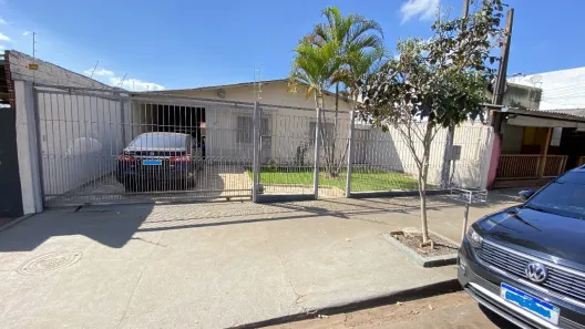 Casa com 3 Quartos à venda, 360m² no Parque Residencial Joaquim Toledo Piza, Londrina