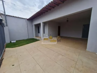 Casa com 3 Quartos para alugar, 195m² no Parque das Américas, Uberaba