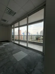 Sala Comercial para alugar, 358m² no Vila Uberabinha, São Paulo