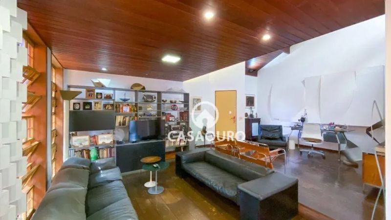 Casa com 4 quartos — Serra, Belo Horizonte