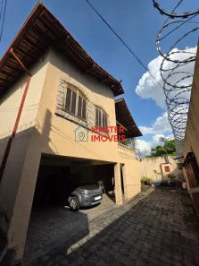 Casa com 3 Quartos à venda, 300m² no Monte Castelo, Contagem