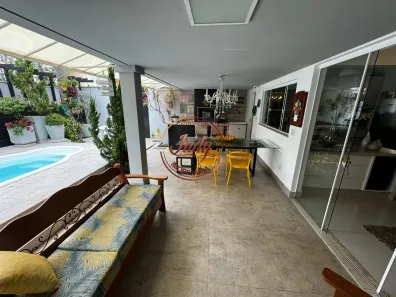 Casa de Condomínio com 3 Quartos à venda, 195m² no Jardim Karaíba, Uberlândia