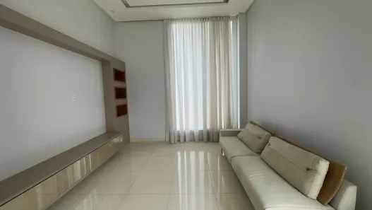 Casa de Condomínio com 4 Quartos para alugar, 205m² no Jardins Madri, Goiânia