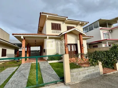 Casa com 3 Quartos para alugar, 165m² no Ratones, Florianópolis