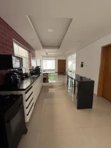 Sobrado com 5 Quartos à venda, 200m² no Marapé, Santos