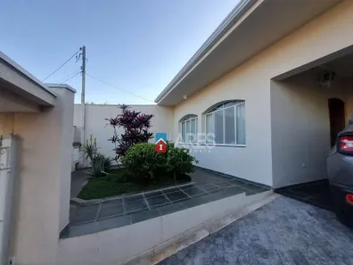 Casa com 5 Quartos à venda, 220m² no Parque Novo Mundo, Americana