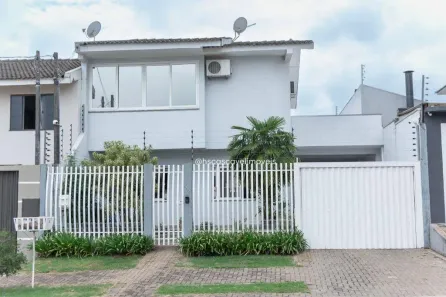 Sobrado com 3 Quartos à venda, 200m² no Country, Cascavel