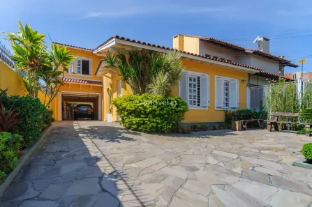 Casa com 4 Quartos à venda, 254m² no Espírito Santo, Porto Alegre