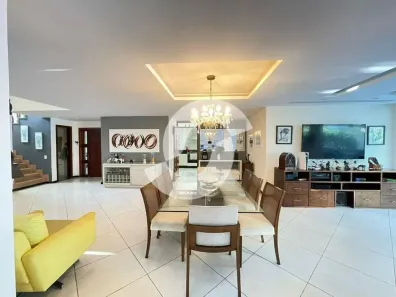 Casa de Condomínio com 4 Quartos à venda, 350m² no Itacoatiara, Niterói