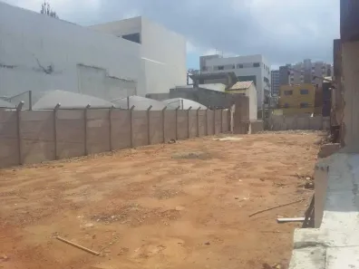 Lote/Terreno à venda, 738m² no Pituba, Salvador