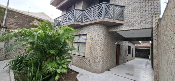 Casa com 3 Quartos para alugar, 257m² no Ocian, Praia Grande