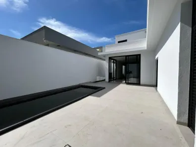 Casa com 3 Quartos à venda, 214m² no Laranjeiras, Uberlândia