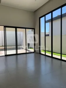 Casa de Condomínio com 4 Quartos à venda, 218m² no Granja Marileusa, Uberlândia
