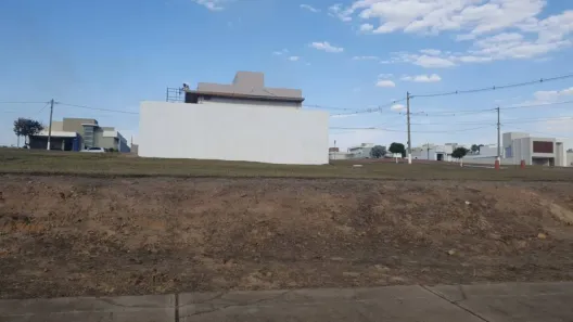 Lote/Terreno à venda, 450m² no Chácara Letônia, Americana