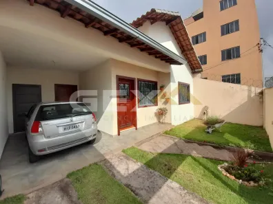 Casa com 2 Quartos à venda, 200m² no Manoel Valinhas, Divinópolis