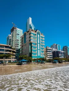 Apartamento com 4 Quartos à venda, 197m² no Meia Praia, Itapema