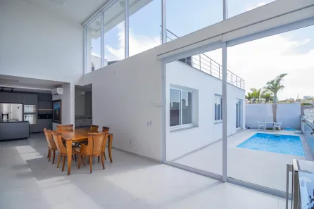 Casa com 3 Quartos à venda, 178m² no Chácara das Pedras, Porto Alegre