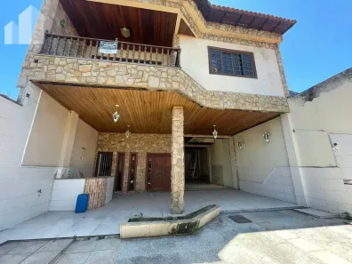 Casa com 4 Quartos à venda, 450m² no Cerâmica, Nova Iguaçu
