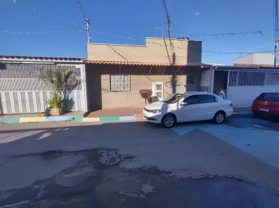 Lote/Terreno à venda, 127m² no Santa Maria, Brasília