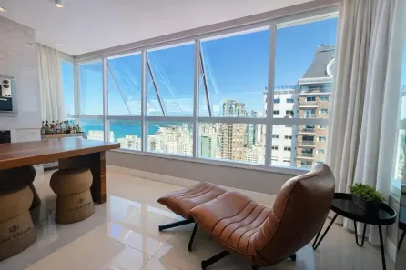 Apartamento com 4 Quartos para alugar, 151m² no Centro, Balneário Camboriú