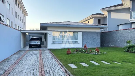 Casa com 3 Quartos à venda, 260m² no Saguaçu, Joinville