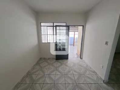 Casa com 2 Quartos para alugar, 55m² no Pacaembu, Uberlândia