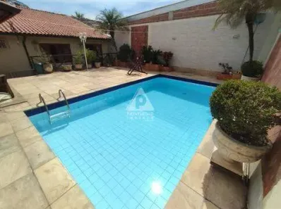 Casa com 4 Quartos à venda, 250m² no Taquara, Rio de Janeiro