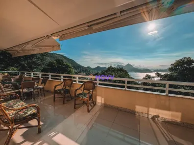 Casa de Condomínio com 3 Quartos à venda, 274m² no Charitas, Niterói