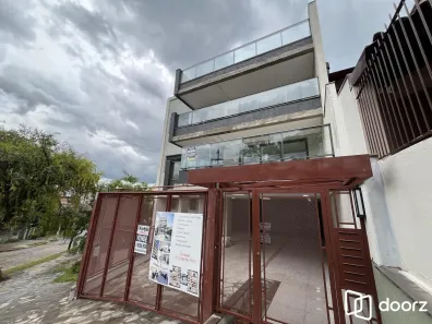 Apartamento com 2 Quartos à venda, 90m² no Três Figueiras, Porto Alegre