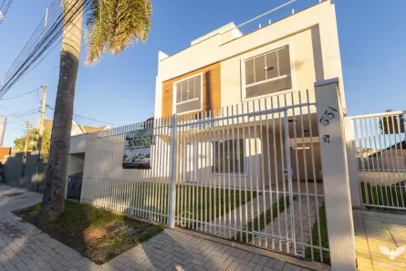Sobrado com 3 Quartos à venda, 161m² no Orleans, Curitiba