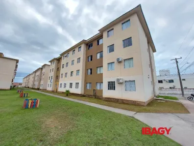 Apartamento com 2 Quartos para alugar, 46m² no Pachecos, Palhoça