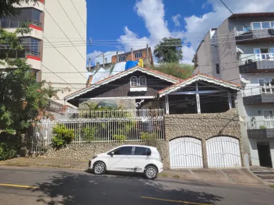 Casa com 5 Quartos para alugar, 200m² no Bom Pastor, Juiz de Fora