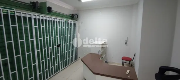 Ponto Comercial com 1 Quarto à venda, 300m² no Osvaldo Rezende, Uberlândia