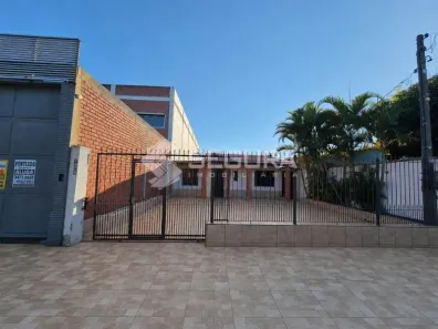 Casa com 5 Quartos para alugar, 180m² no Mathias Velho, Canoas