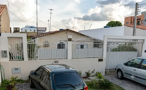 Casa com 2 Quartos à venda, 200m² no Setor Central, Brasília