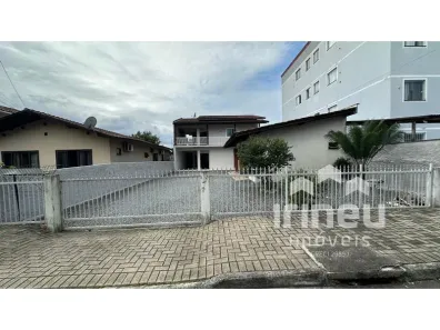 Casa com 3 Quartos para alugar, 90m² no Aventureiro, Joinville