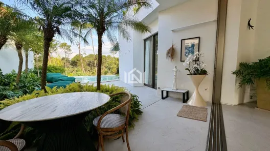 Casa de Condomínio com 4 Quartos à venda, 330m² no Moinho Velho, Cotia